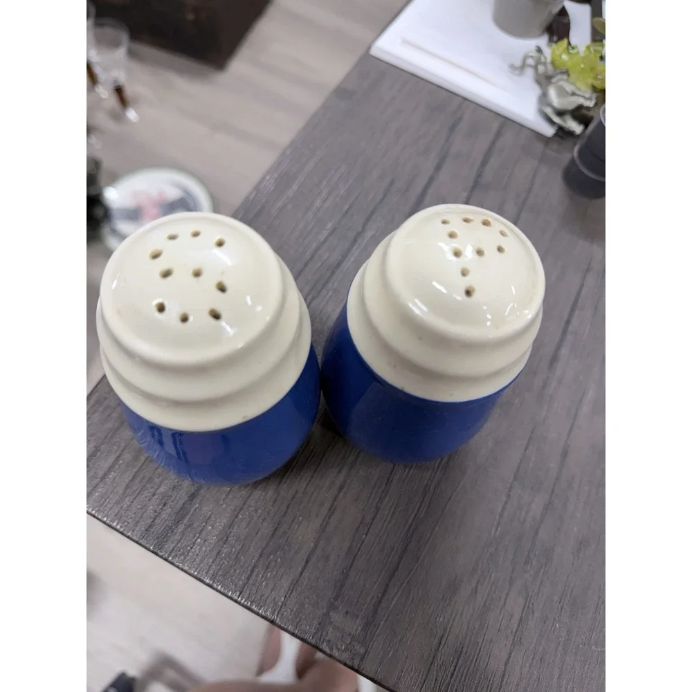 Vintage Universal Pottery Oxford Blue and Beige Salt and Pepper Shakers